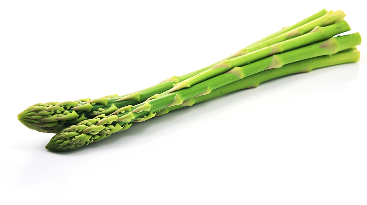Fresh asparagus spear on white background, asparagus image