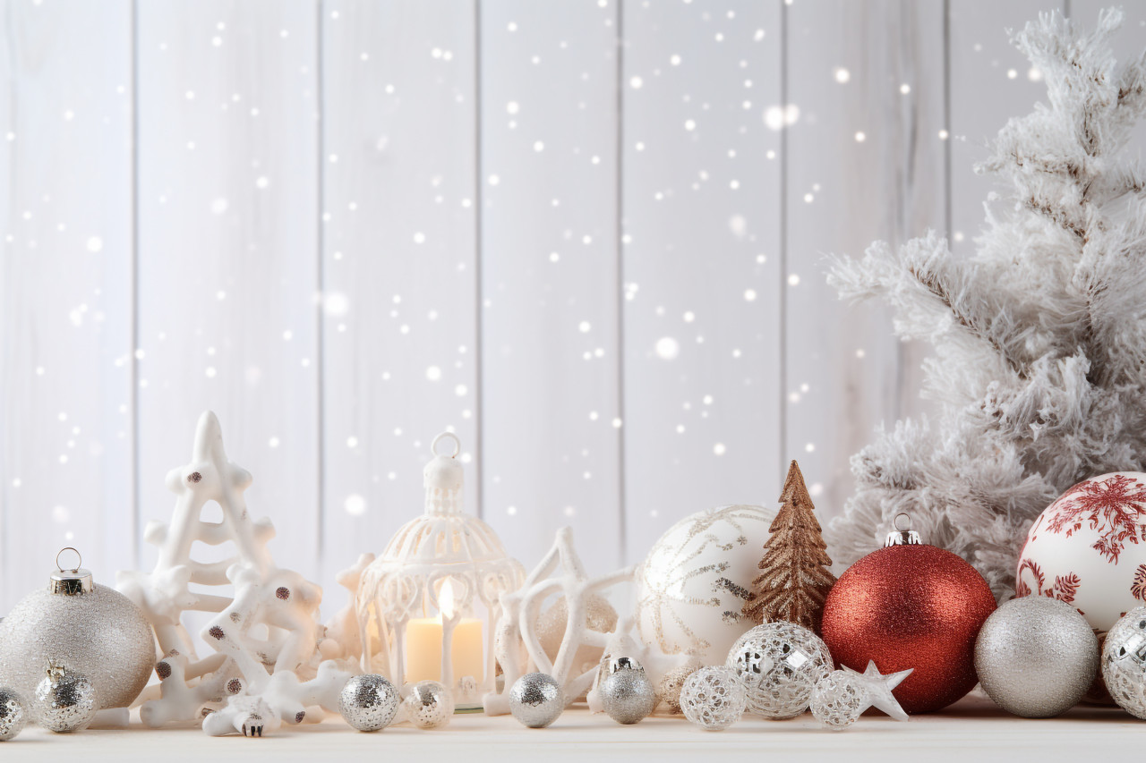 A picture of a christmas arrangement on a white wooden table with room to write your own message, christmas festival celebration images