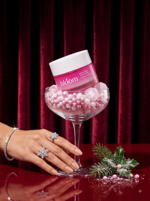 Luxury Tabletop AI Product Photography Prompt Christmas Moisturizer Cocktail Glass