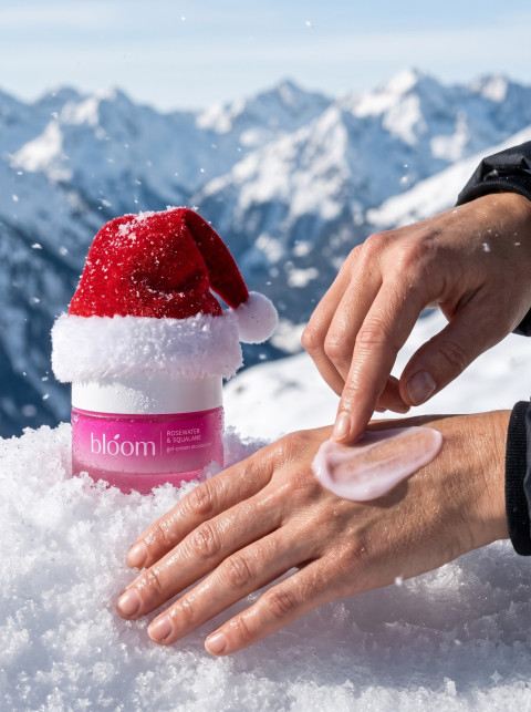 Macro Swatch AI Product Photography Prompt Christmas Moisturizer Alpine Snow