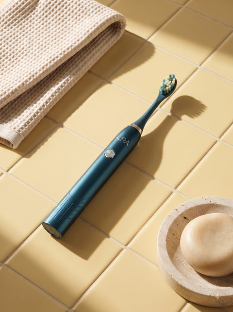 AI Electric Toothbrush Studio and Lifestyle Photography Prompts - Angle 3