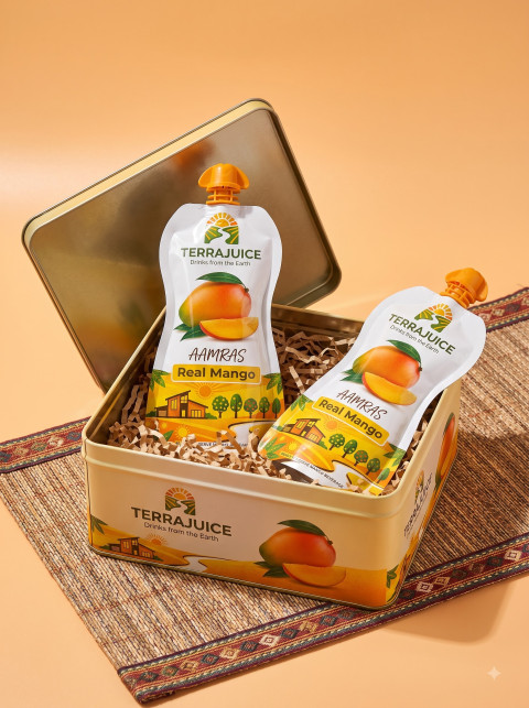 Two Juice Pouches in Tin Gift Hamper Box Packshot